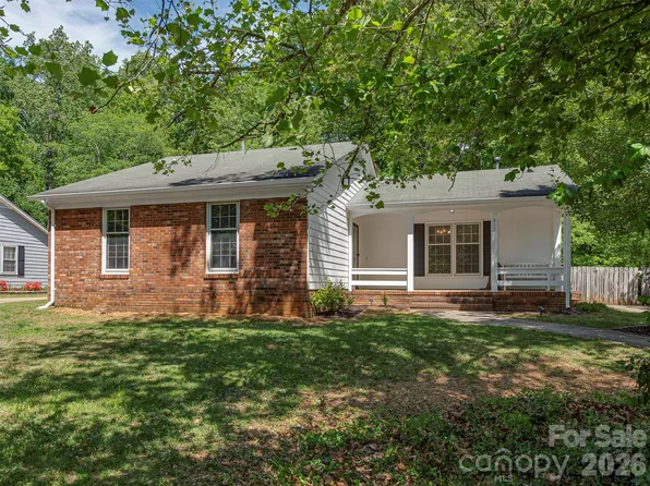 517 Fence Post Ln, Matthews, NC 28105
