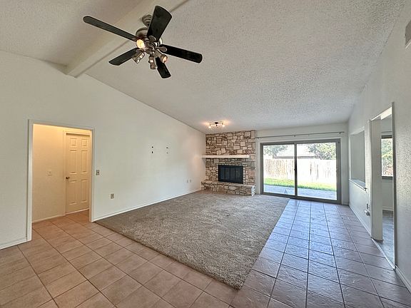 4th image of 5219 Hacienda Dr