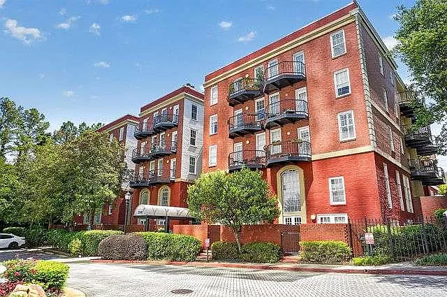 2840 Peachtree Rd NE #408 — Photo 25