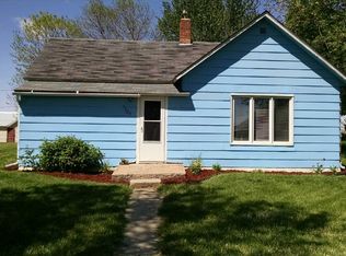 109 Lewis St, Mount Auburn, IA 52313