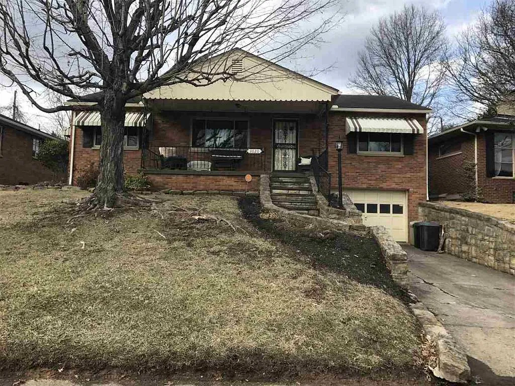 3020 Wallace Cir photo 1