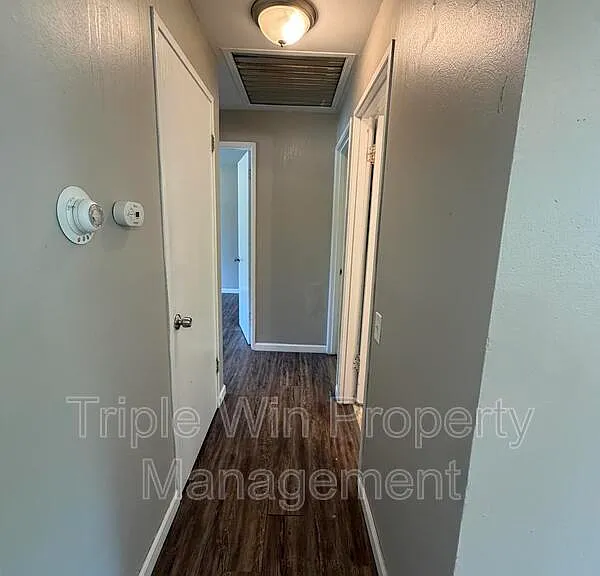 10329 Chesley Dr — Photo 18