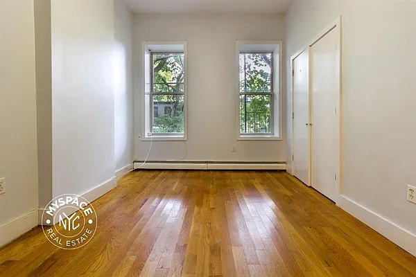 Rented by MySpaceNYC | media 4