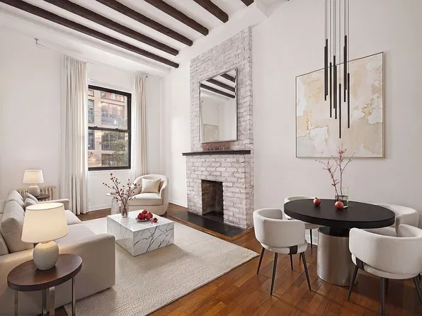 431 W 54th St APT 1A, New York, NY 10019