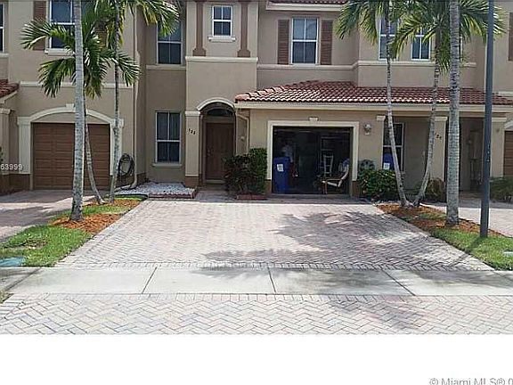 2nd image of 122 Riverwalk Cir
