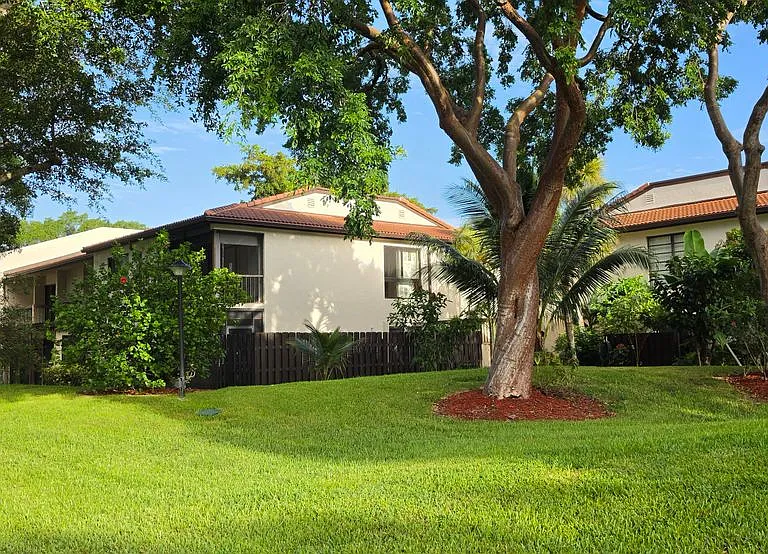 21810 Cypress Cir #B — Photo 7