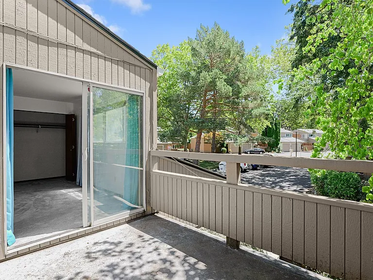 17570 NW Shorewood Dr — Photo 17