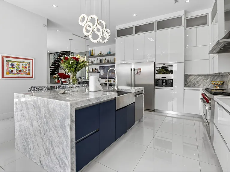 334 Isle Of Capri Dr — Photo 49