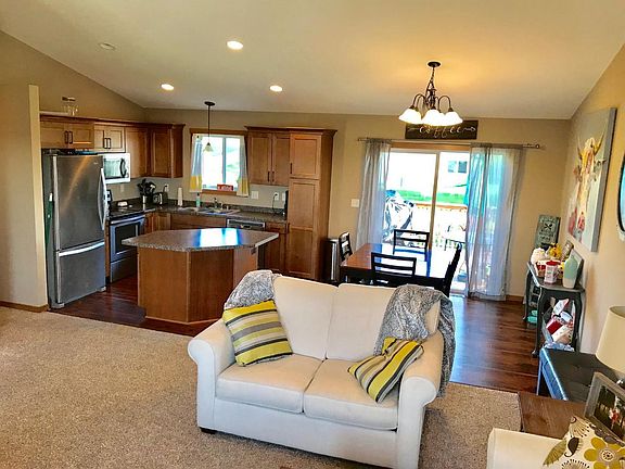 kitchen/
dining