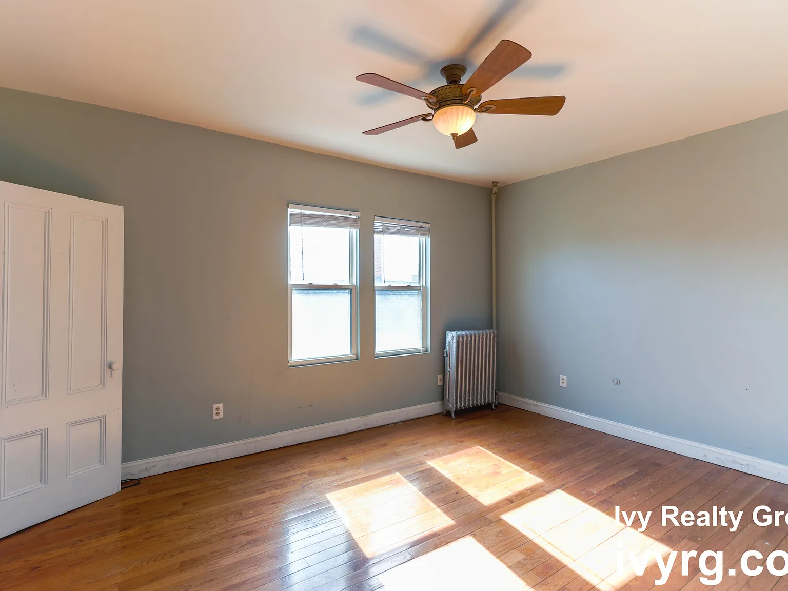 3 bed, 1.0 bath, $3,000 — Photo 2