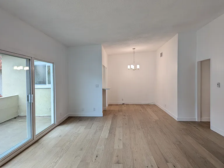 12324 Montana Ave #7 — Photo 2