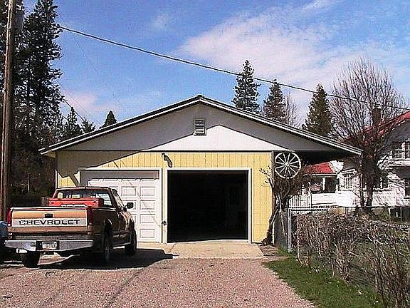 3rd image of 103 E Kootenai Ave