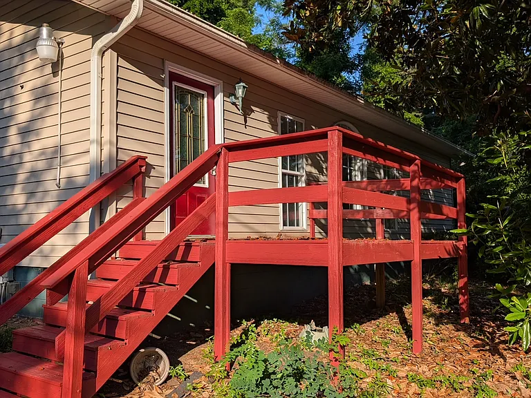 4250 Clemson Blvd — Photo 1