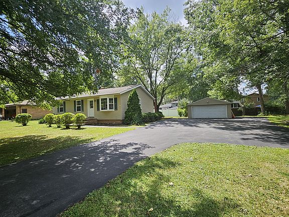 2nd image of 8376 Priem Rd