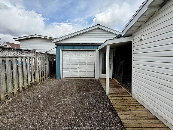 3rd image of 37 Foster St