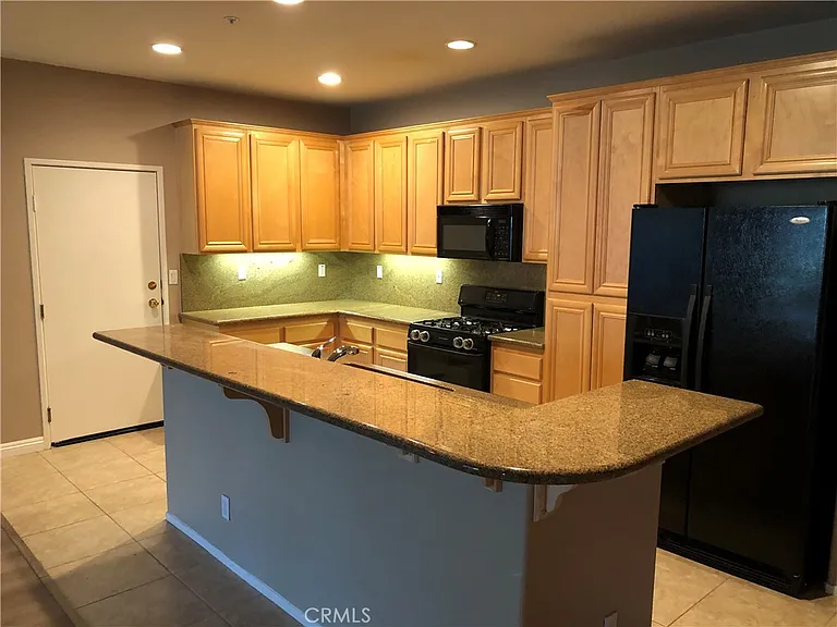 41 Leucadia — Photo 2