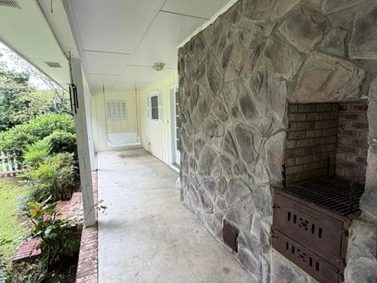 207 E Church St — Photo 3