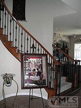 4th image of 5728 English Oak Dr