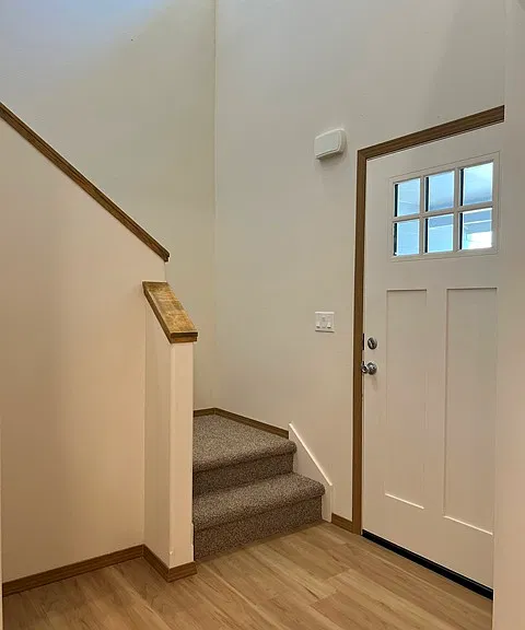 389 Clover St — Photo 10