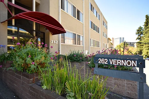 262 Vernon St Photo 1