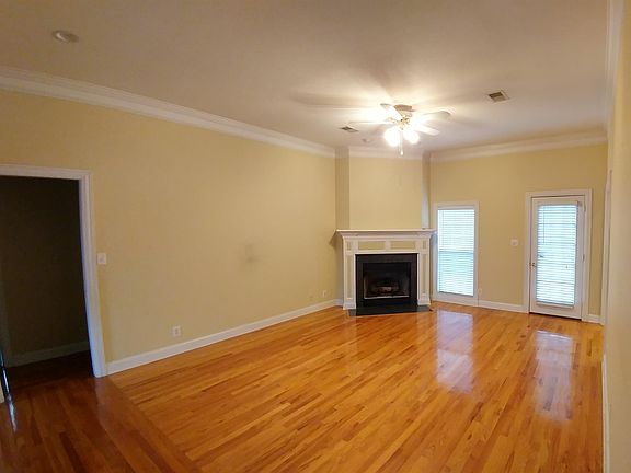 5th image of 144 Lyme Dr