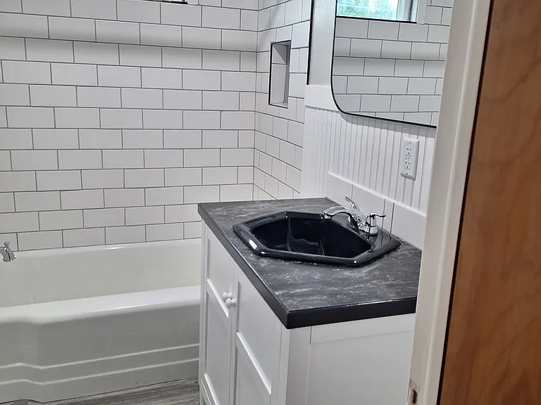 1021 Madison Ave — Photo 10