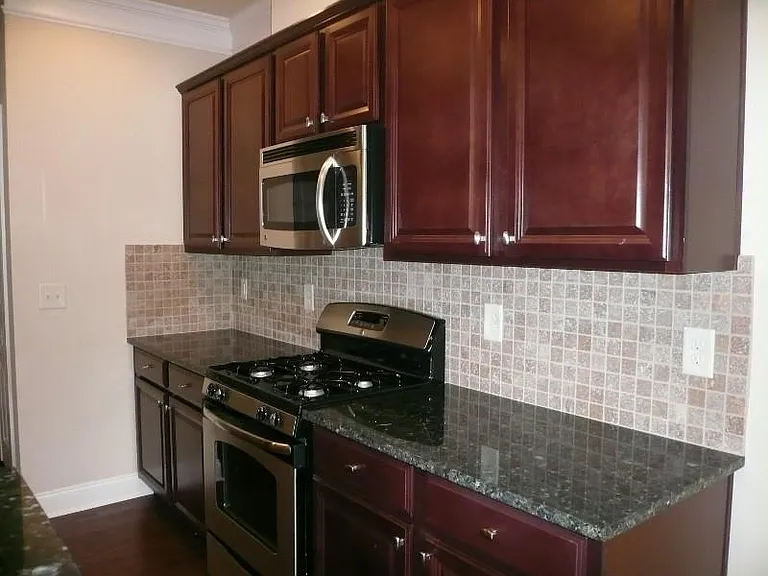 780 Duberry St — Photo 5