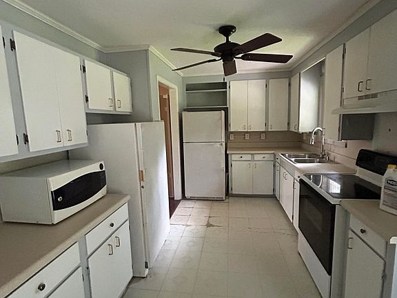 3rd image of 16 Wright Rd