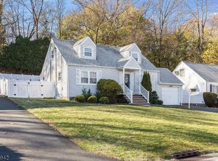 580 Goffle Hill Rd, Hawthorne, NJ 07506