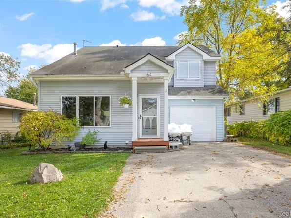 64 Shotwell St, White Lake, MI 48386