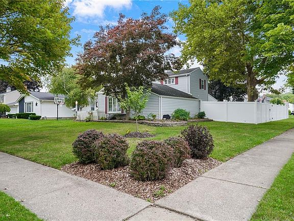 5th image of 1487 Cambridge Ave