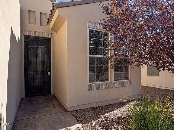 3rd image of 14282 Loma Esmeralda Dr