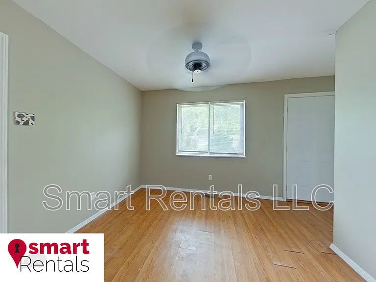1504 Redman Blvd — Photo 2