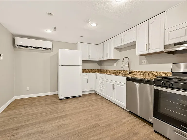 1736 King St #B — Photo 6