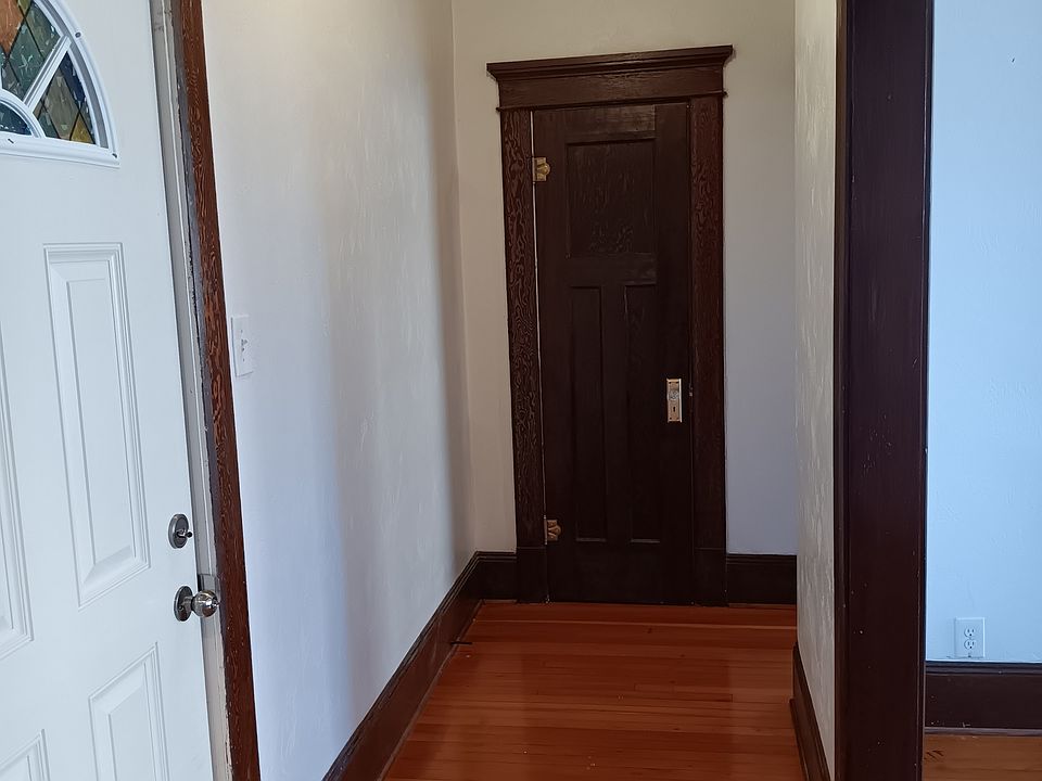 1st image of 416 W Lewis St #11305094