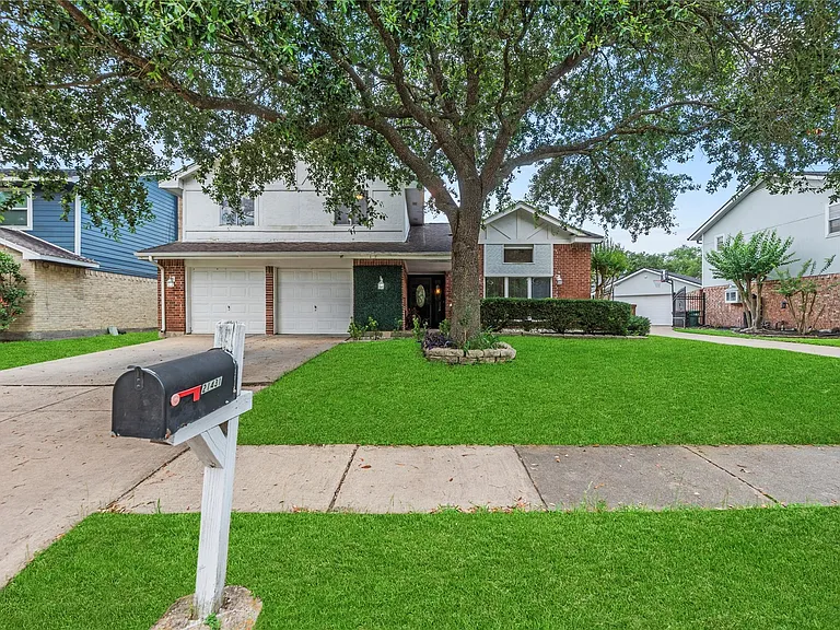21431 Park Bend Dr — Photo 1