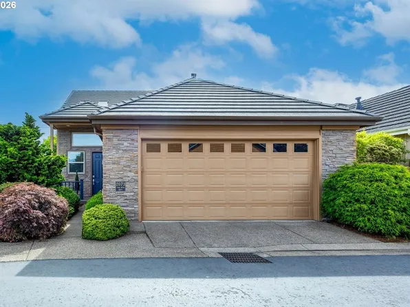 2073 Lake Wind Dr, Eugene, OR 97408