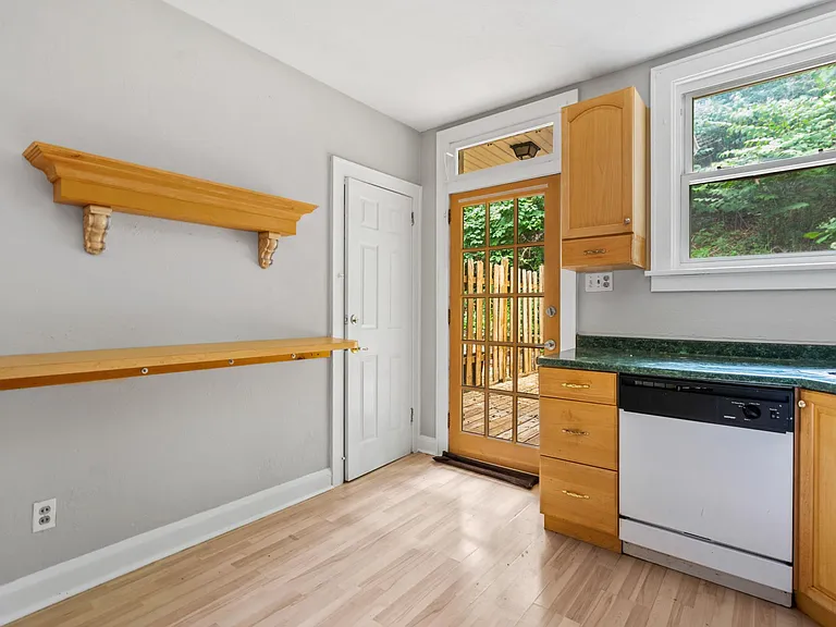 6219 Monitor St — Photo 4
