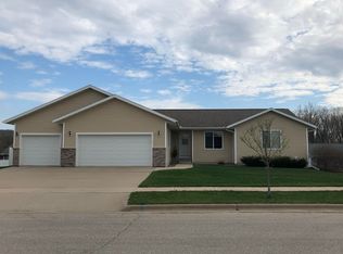 410 E McHugh St, Holmen, WI 54636