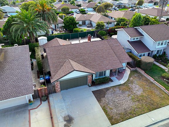 2nd image of 1853 Powell Dr