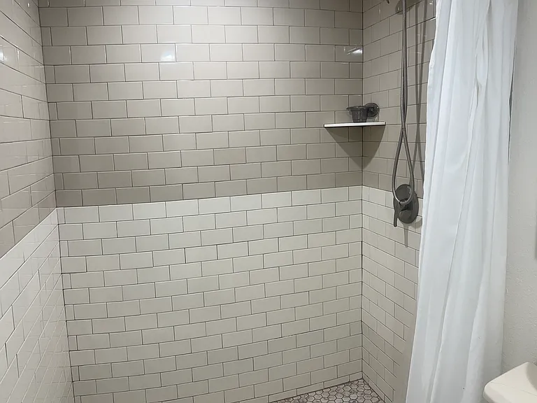 6330 Memorial Hwy #1 — Photo 8