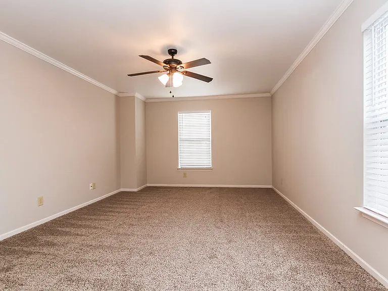 1351 Brooks Dr — Photo 9