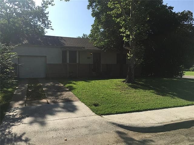 1st image of 400 Norma Dr