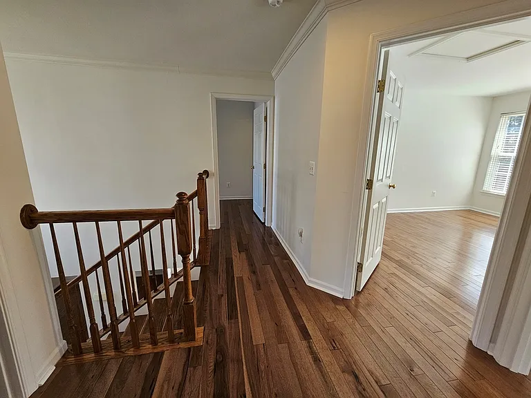 618 Rainier Rd — Photo 15