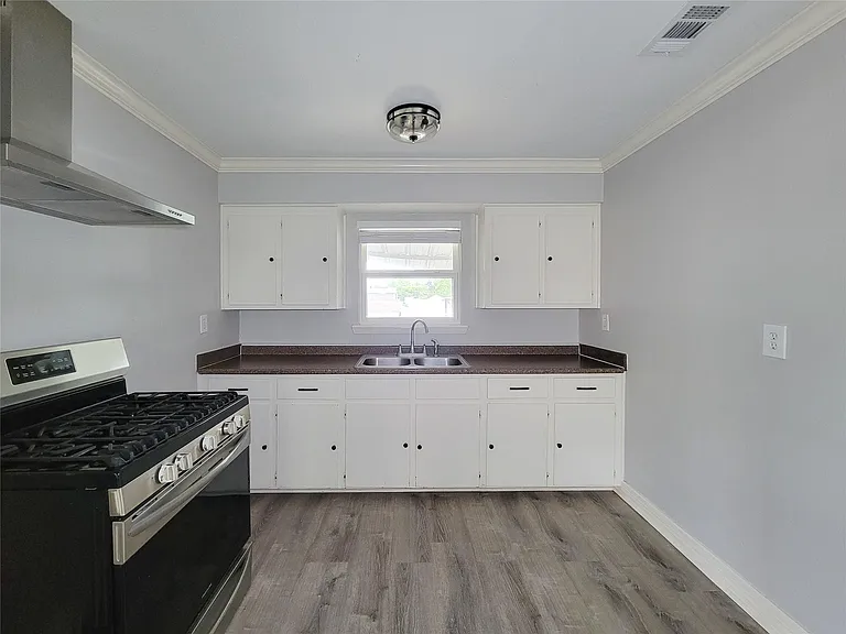 2513 Kowis St #B — Photo 6