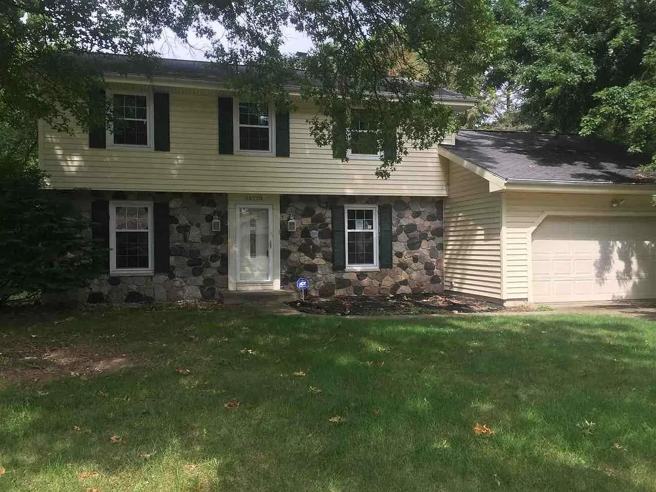 16520 Bennington Ct photo 1