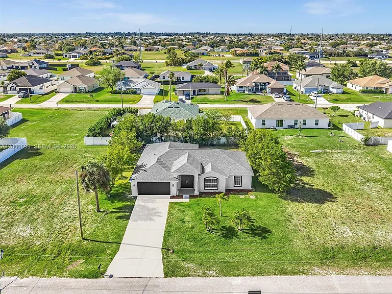 2022 NW 9th Ter — Photo 5