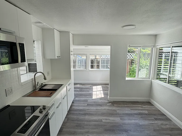 Kitchen towards breakfast nook.