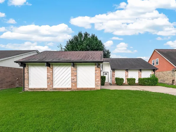 2106 Endicott Ln, Sugar Land, TX 77478