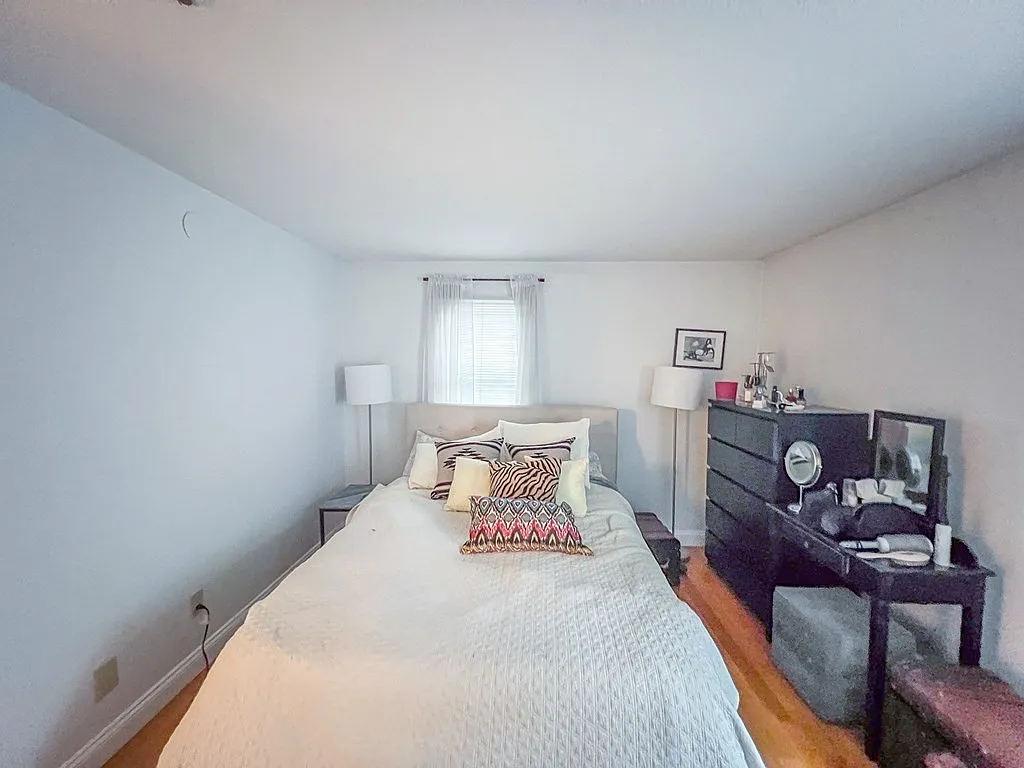 1 bed, 1.0 bath, 600 sqft, $1,998 — Photo 4